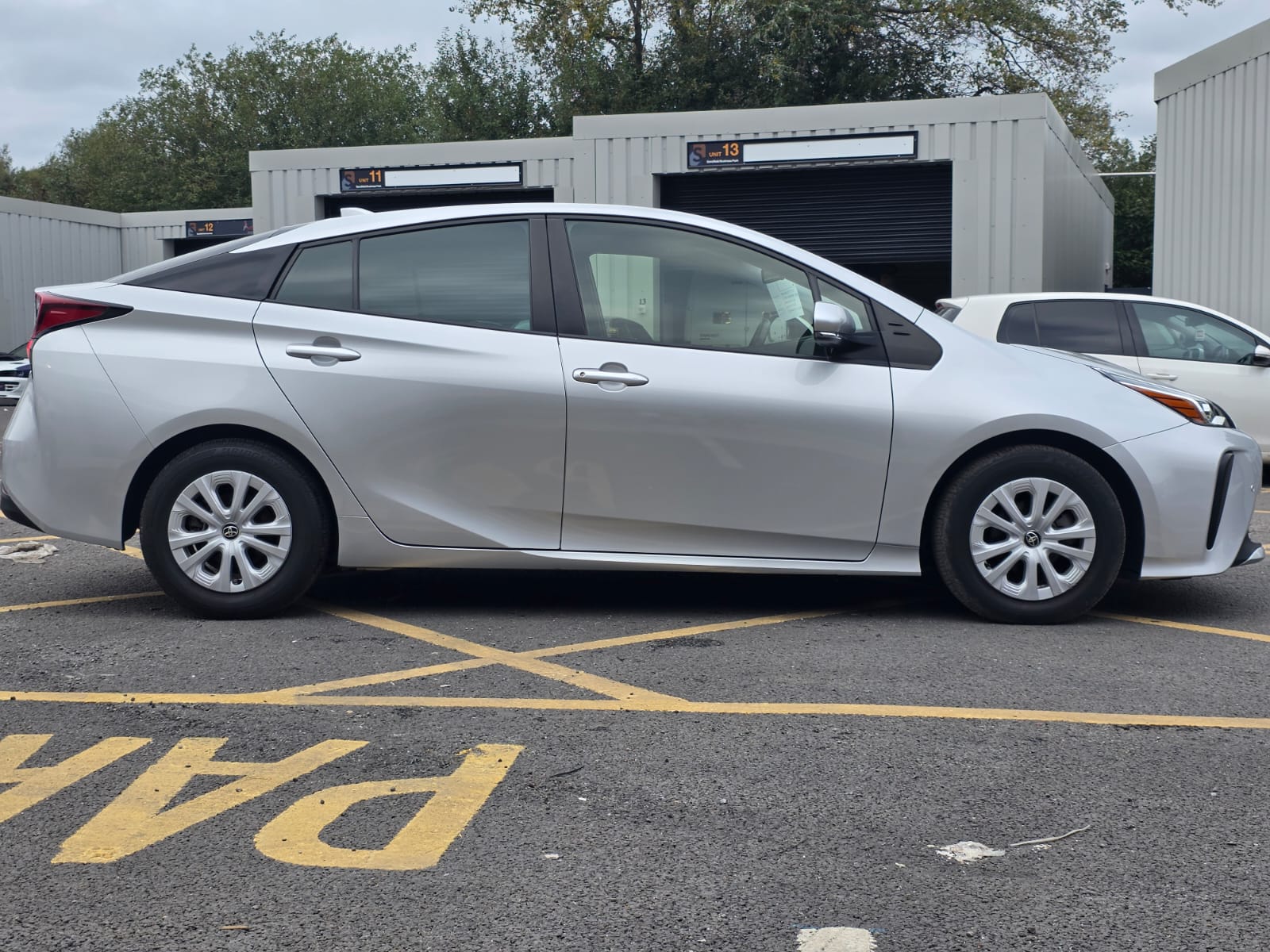 TOYOTA PRIUS - Image 4