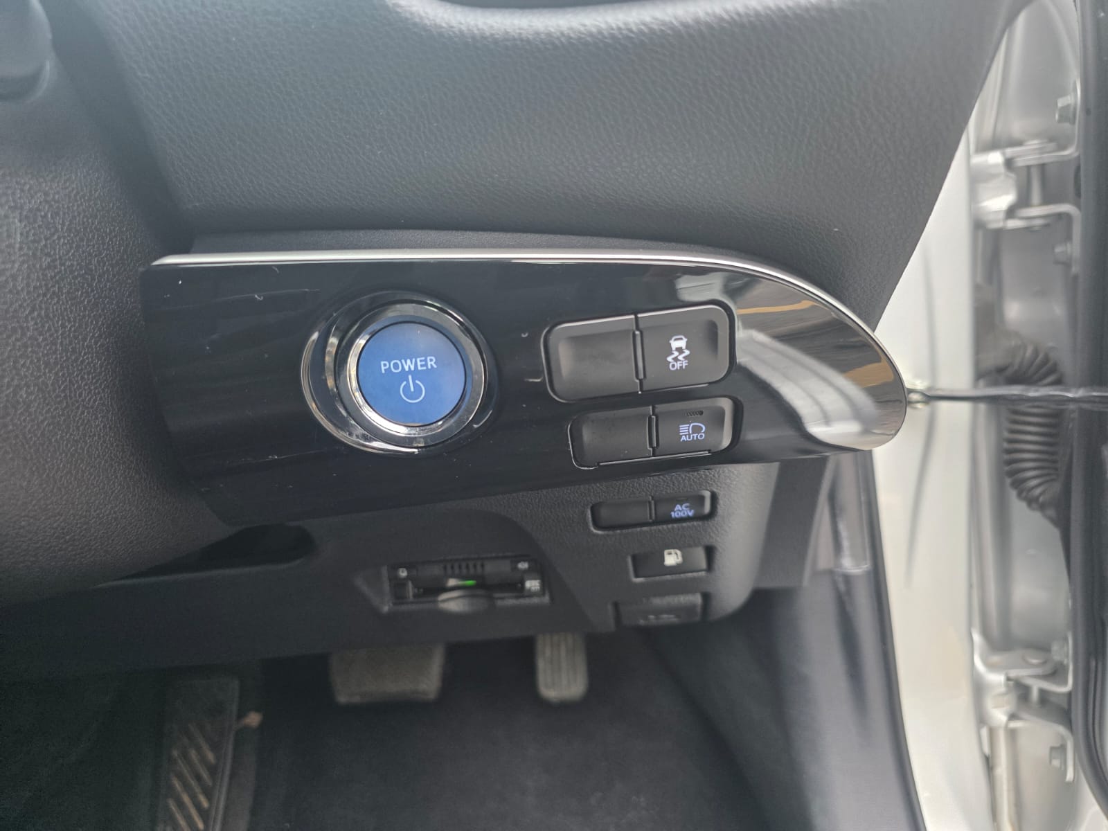 TOYOTA PRIUS - Image 7