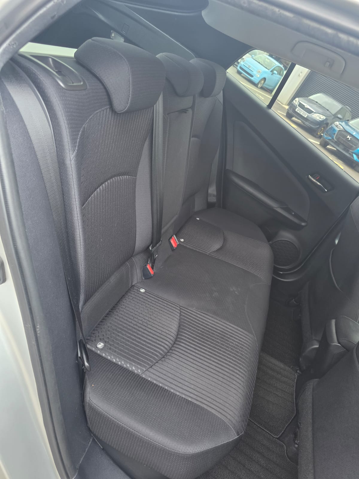 TOYOTA PRIUS - Image 9