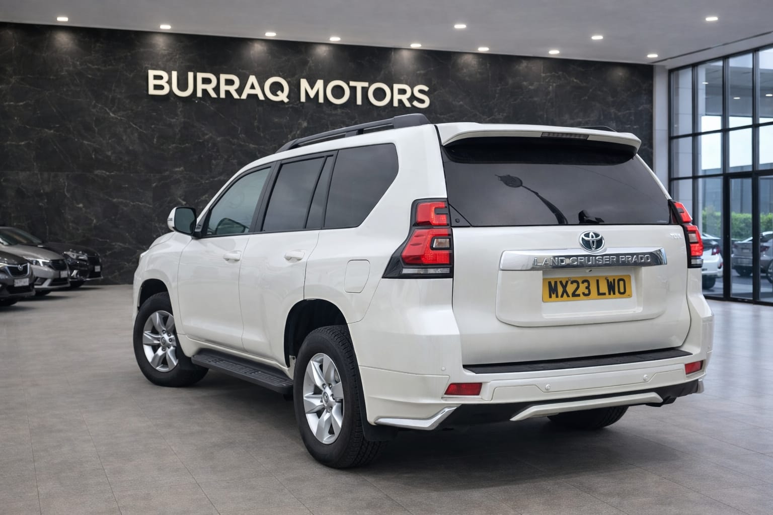 TOYOTA LAND CRUISER PRADO TXL - Image 5