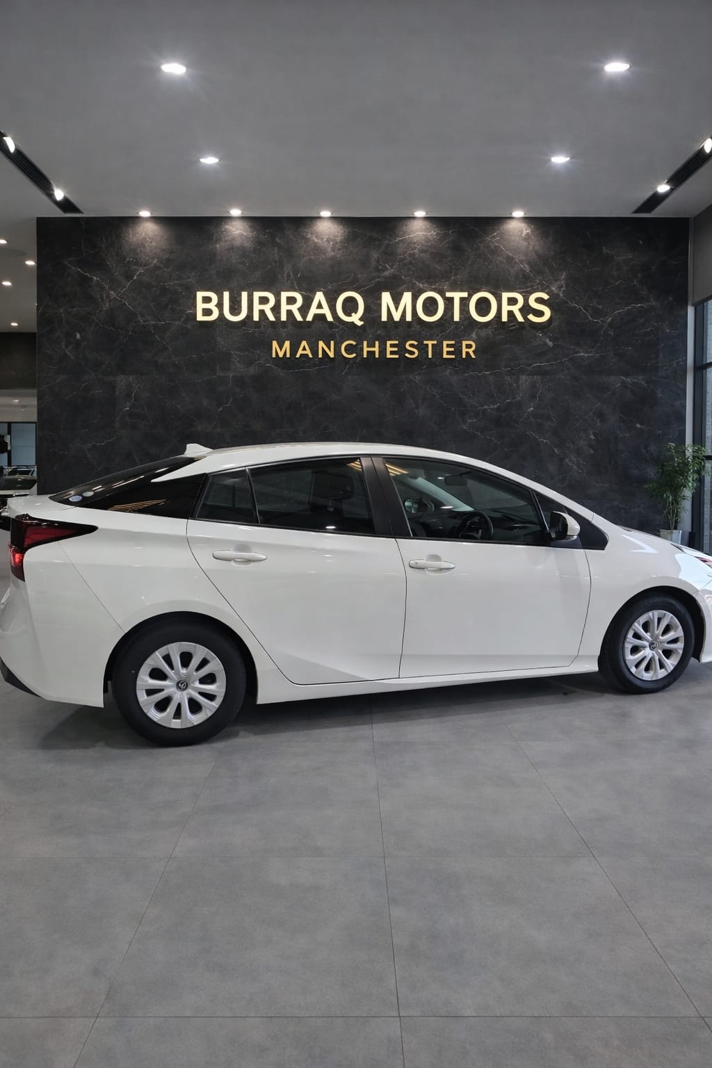 TOYOTA PRIUS - Image 2