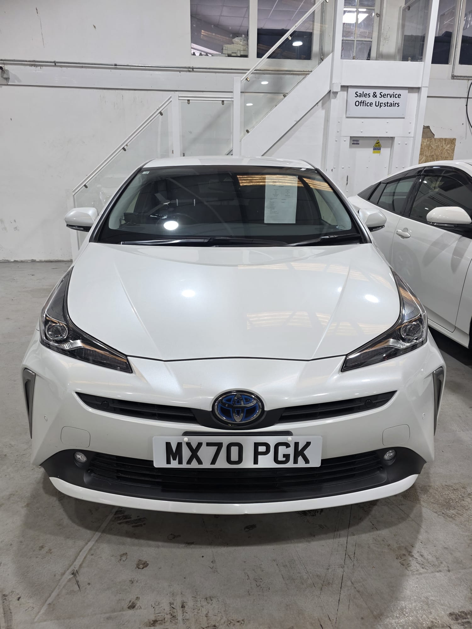 TOYOTA PRIUS - Image 9