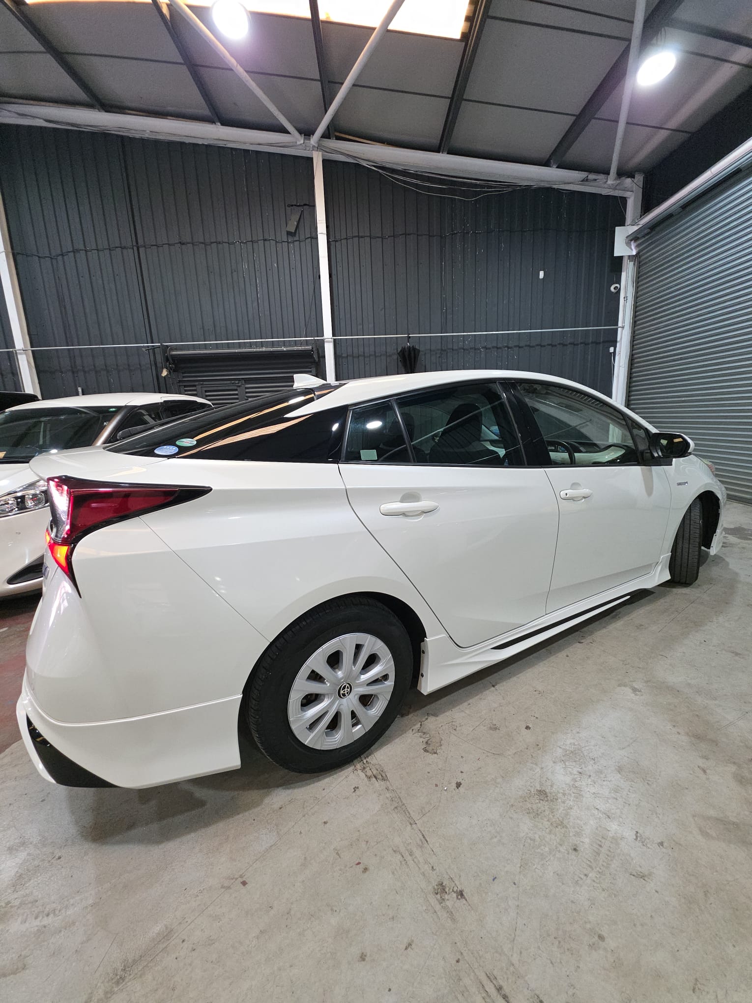TOYOTA PRIUS - Image 4