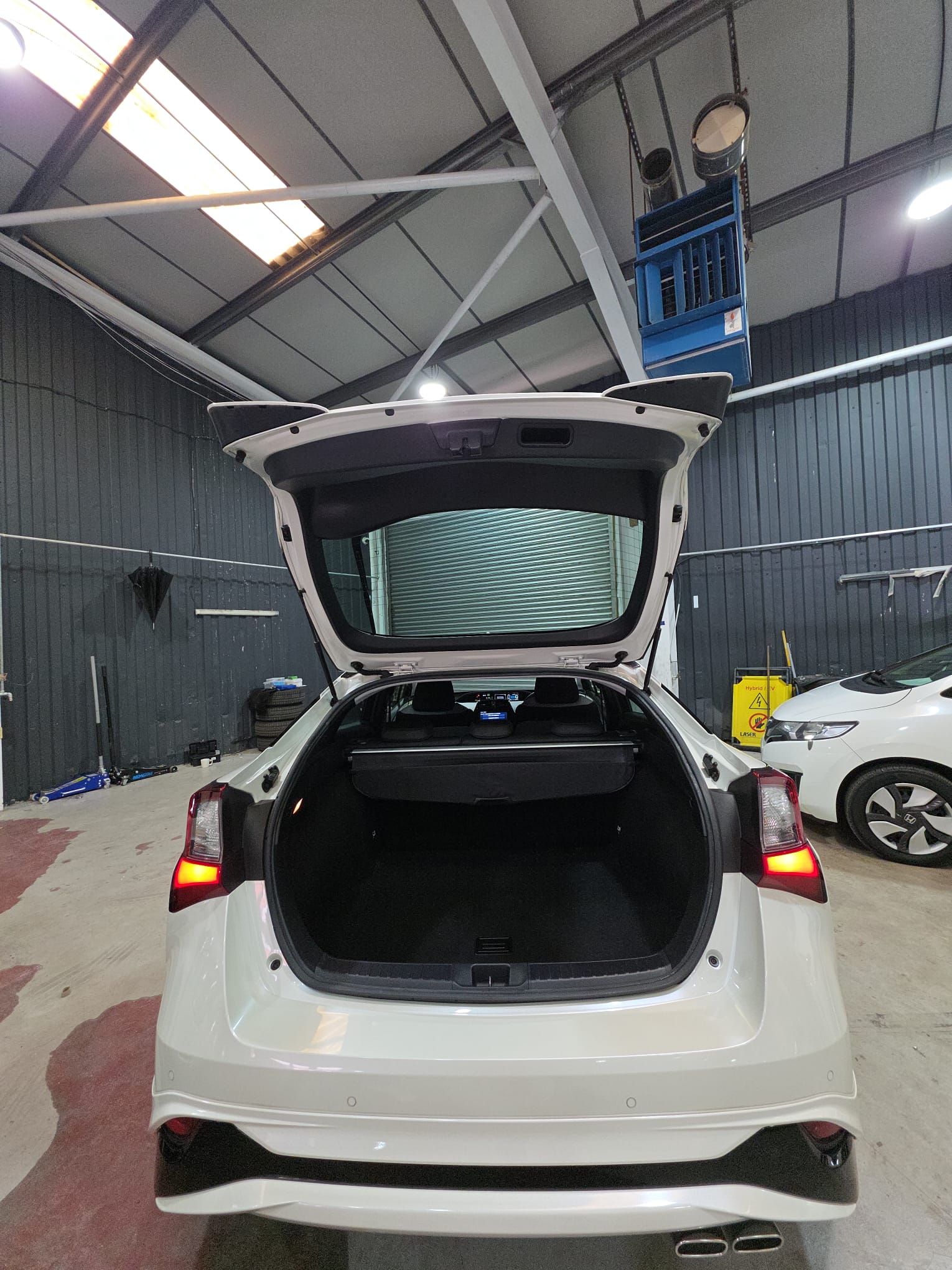 TOYOTA PRIUS - Image 5