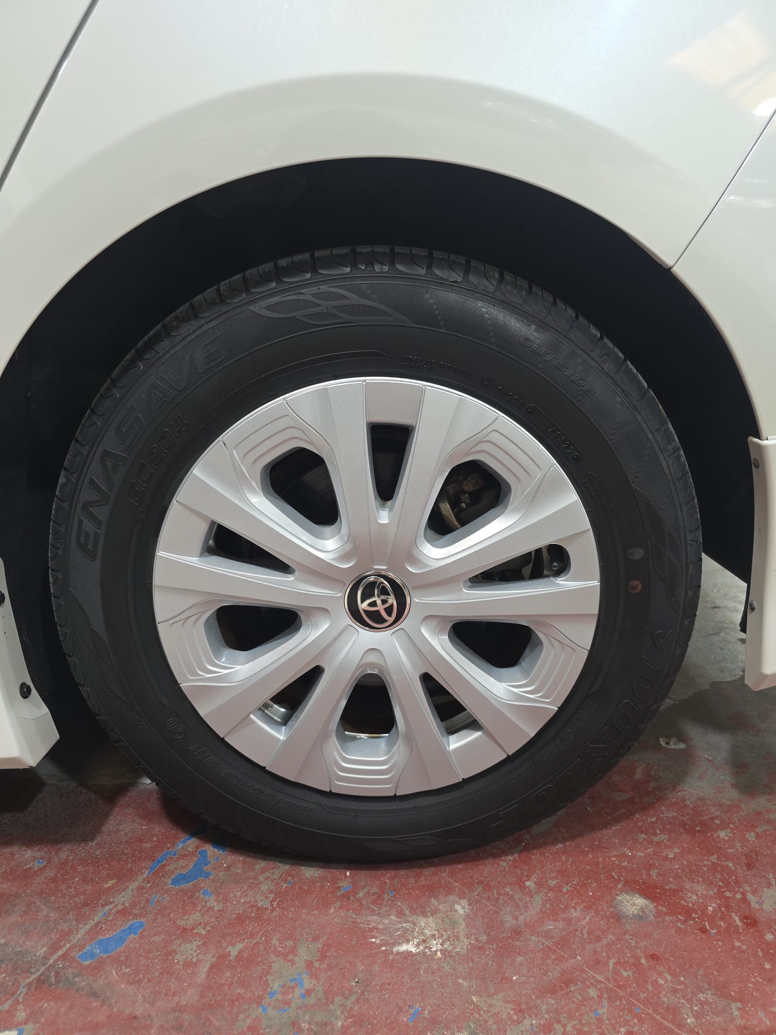 TOYOTA PRIUS - Image 6