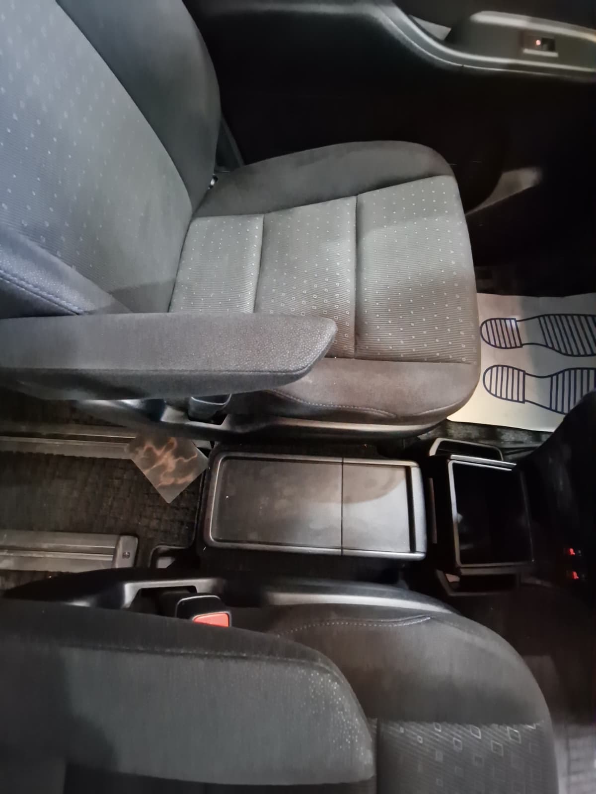 TOYOTA NOAH - Image 10