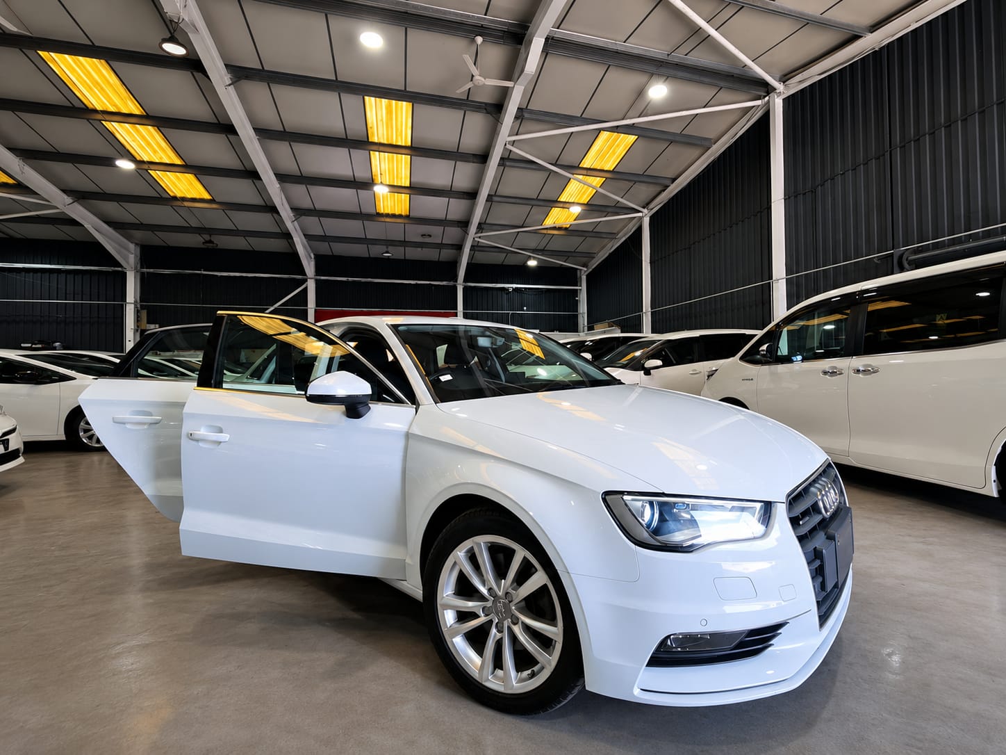 AUDI A3 SEDAN QUATTRO - Image 4