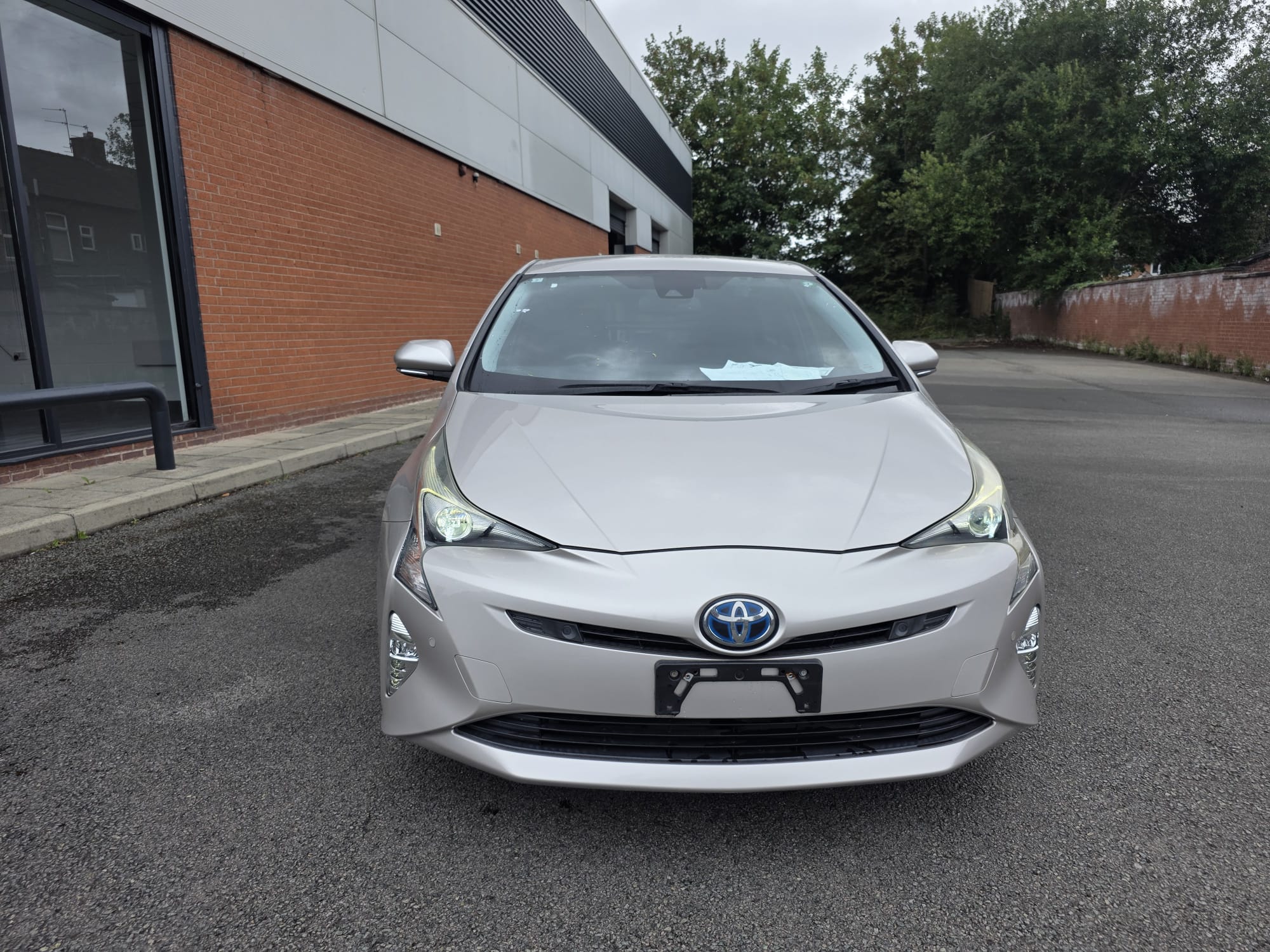 TOYOTA  Prius - Image 9