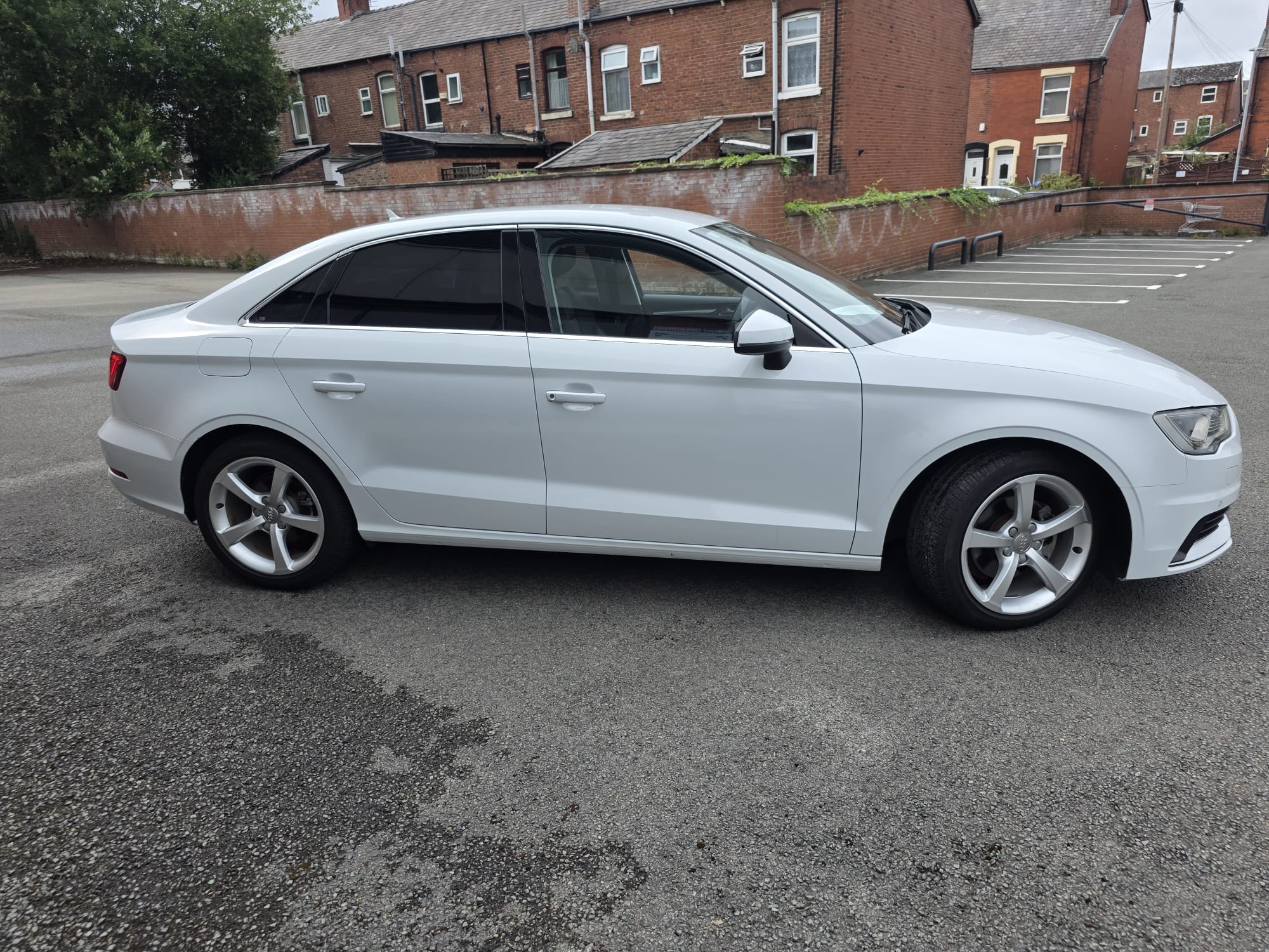 AUDI  A3