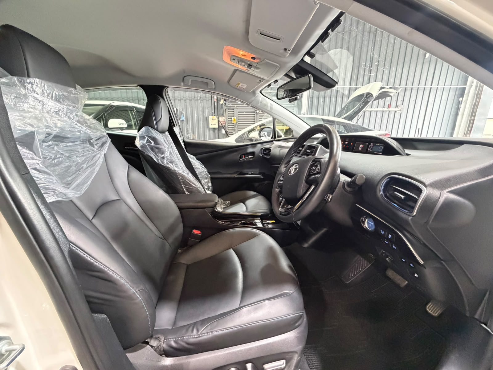 TOYOTA PRIUS - Image 10