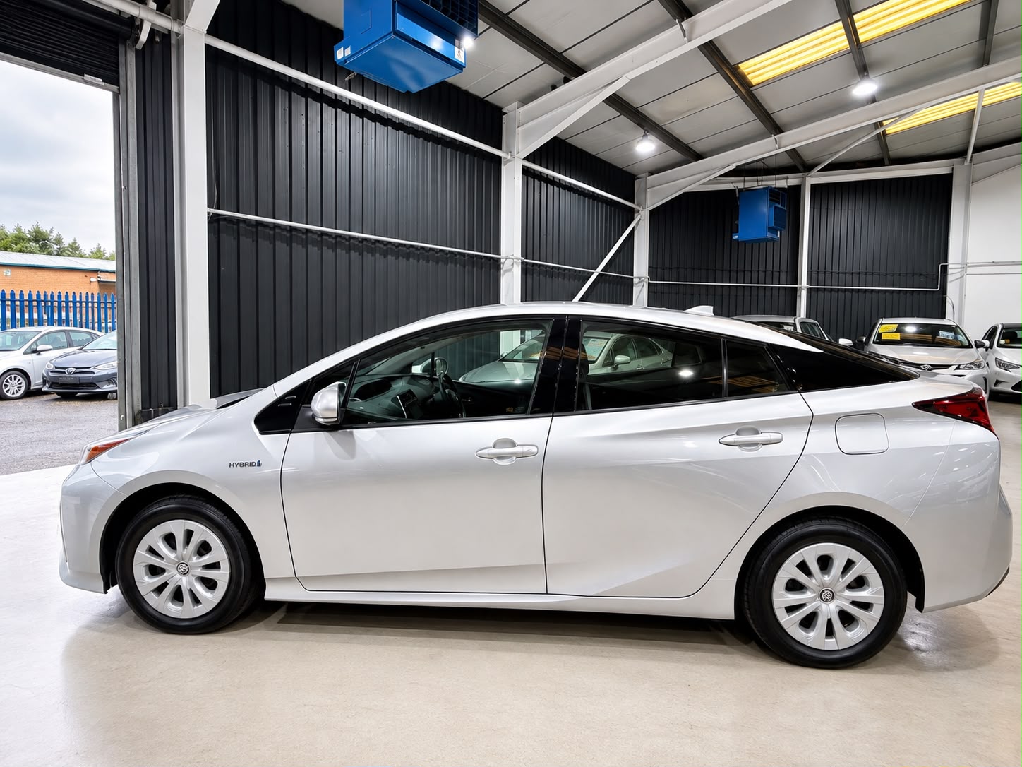 TOYOTA PRIUS - Image 2