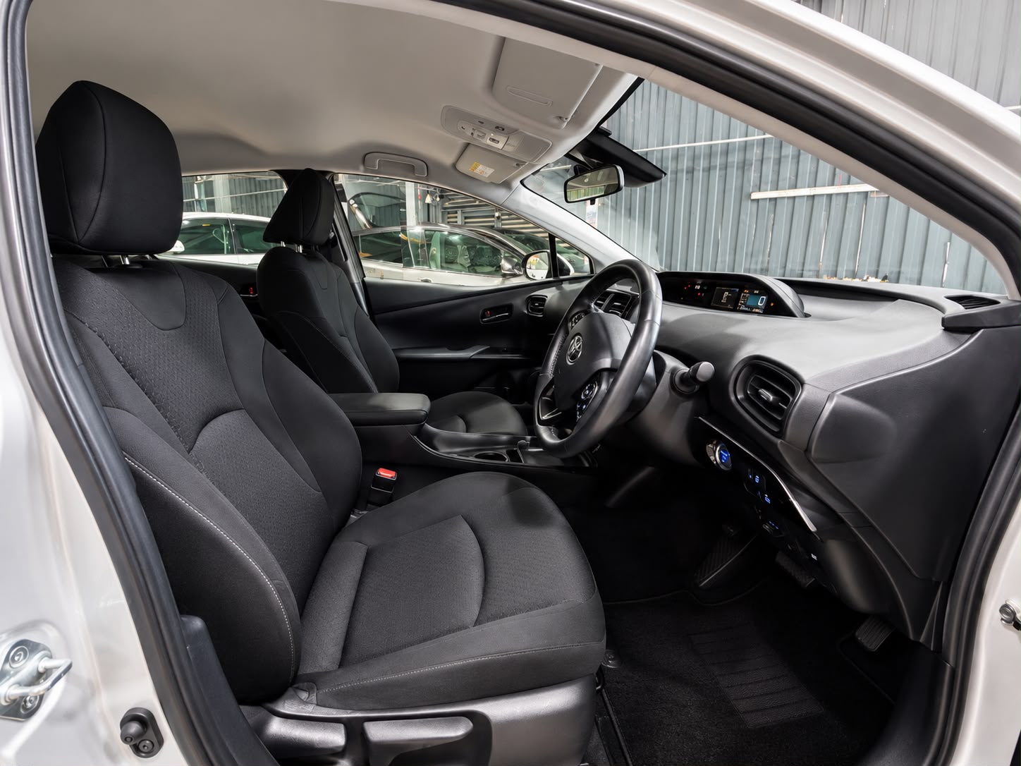 TOYOTA PRIUS - Image 9