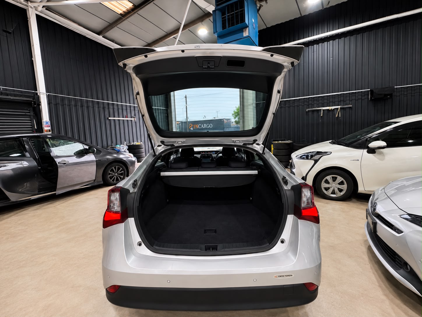 TOYOTA PRIUS - Image 10