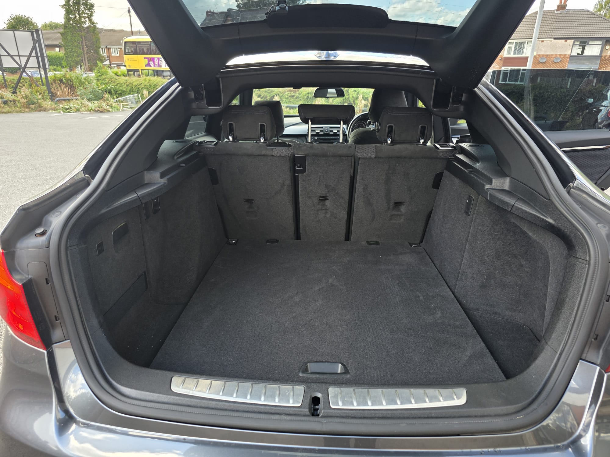 BMW SERIES 3 GT  - Image 4